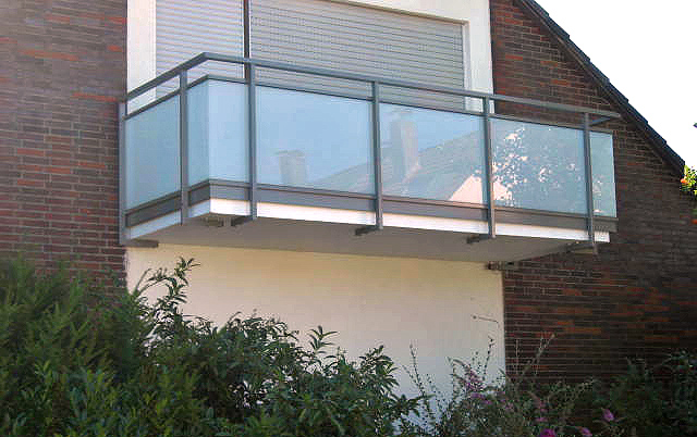 Balkonsanierung, Geländer Alu/Glas
